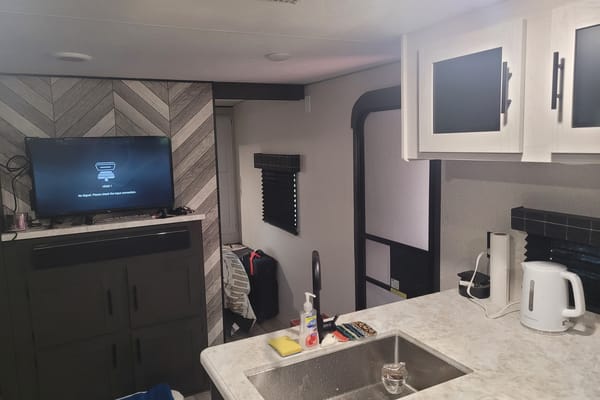 Amy's Sportsman 271BHKSE Travel Trailer