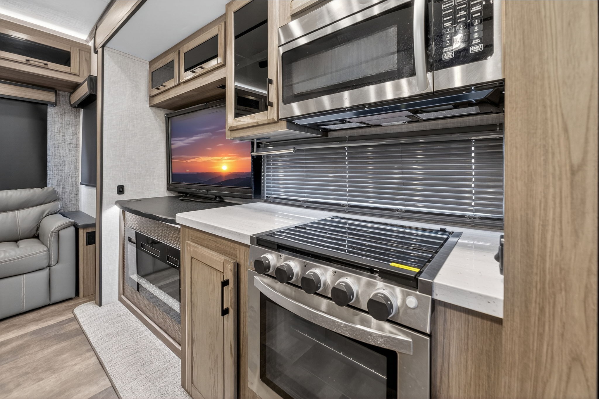 Deanna's Crossroads Cameo Series Fifth Wheel
