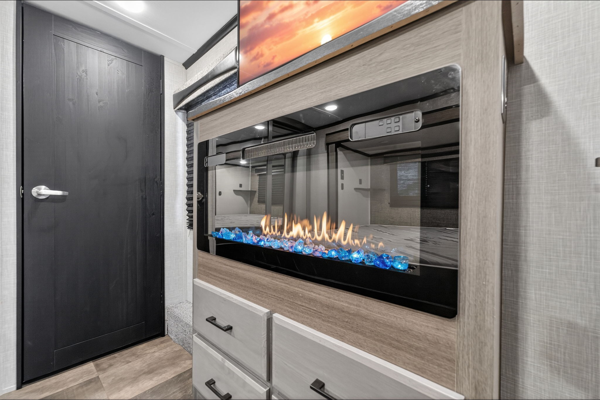 Deanna's Crossroads Cameo Series Fifth Wheel