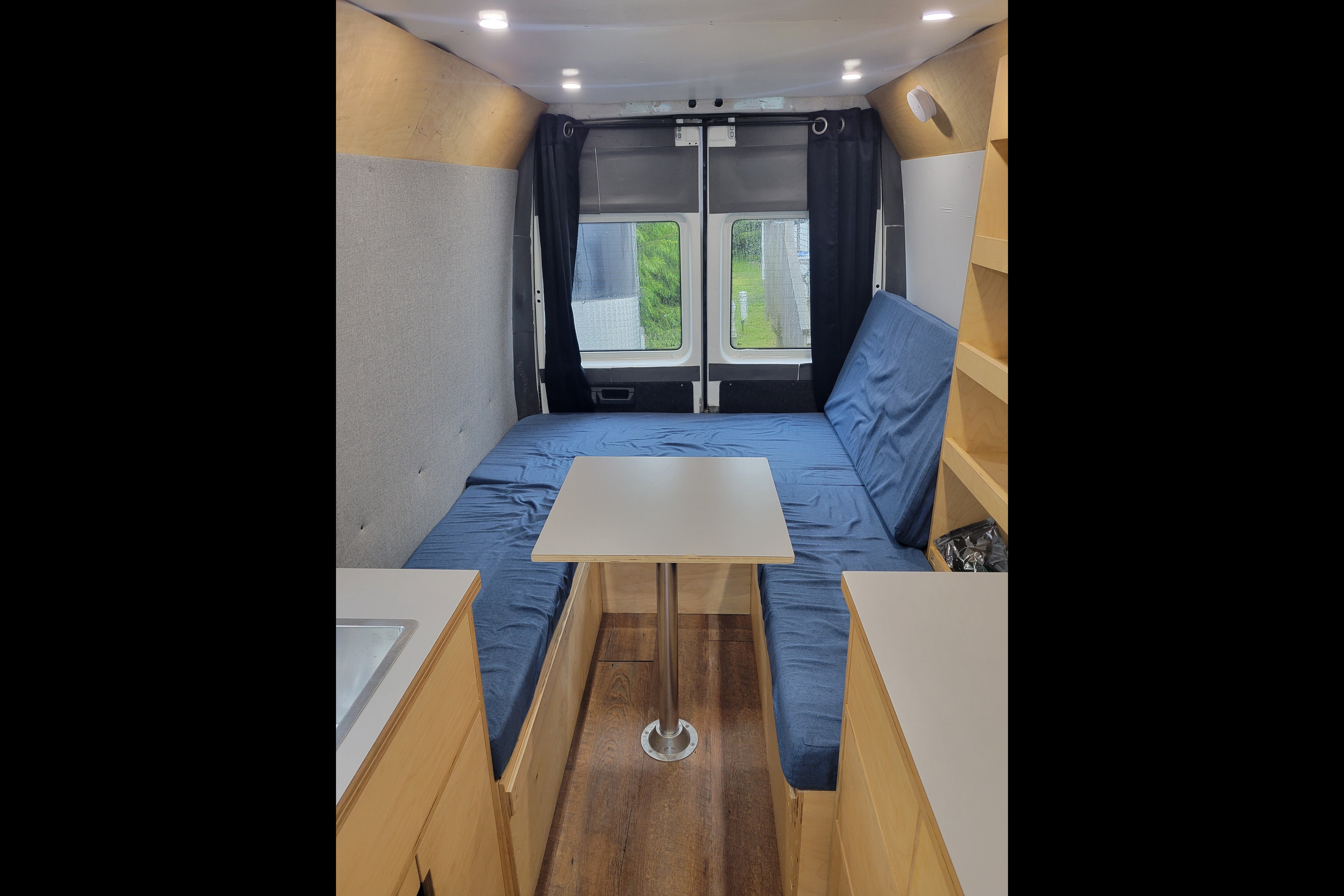 Ruffus – Cozy Adventure Van for Two, Off-Grid Ready! 🚐✨