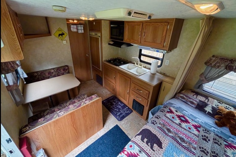 19' Jag Couples Retreat South Division RV