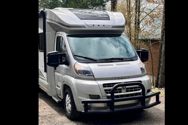 Winnebago Itasca Viva