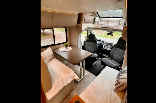 Winnebago Itasca Viva