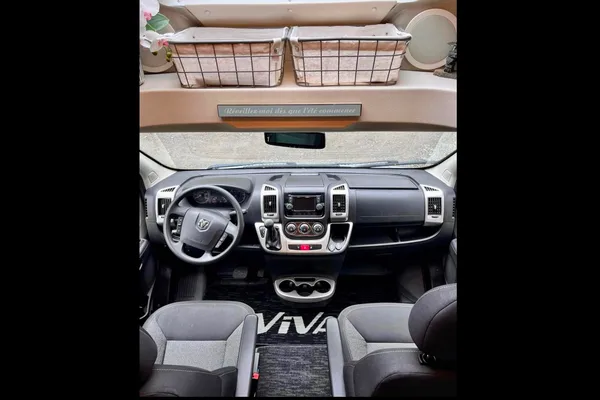 Winnebago Itasca Viva