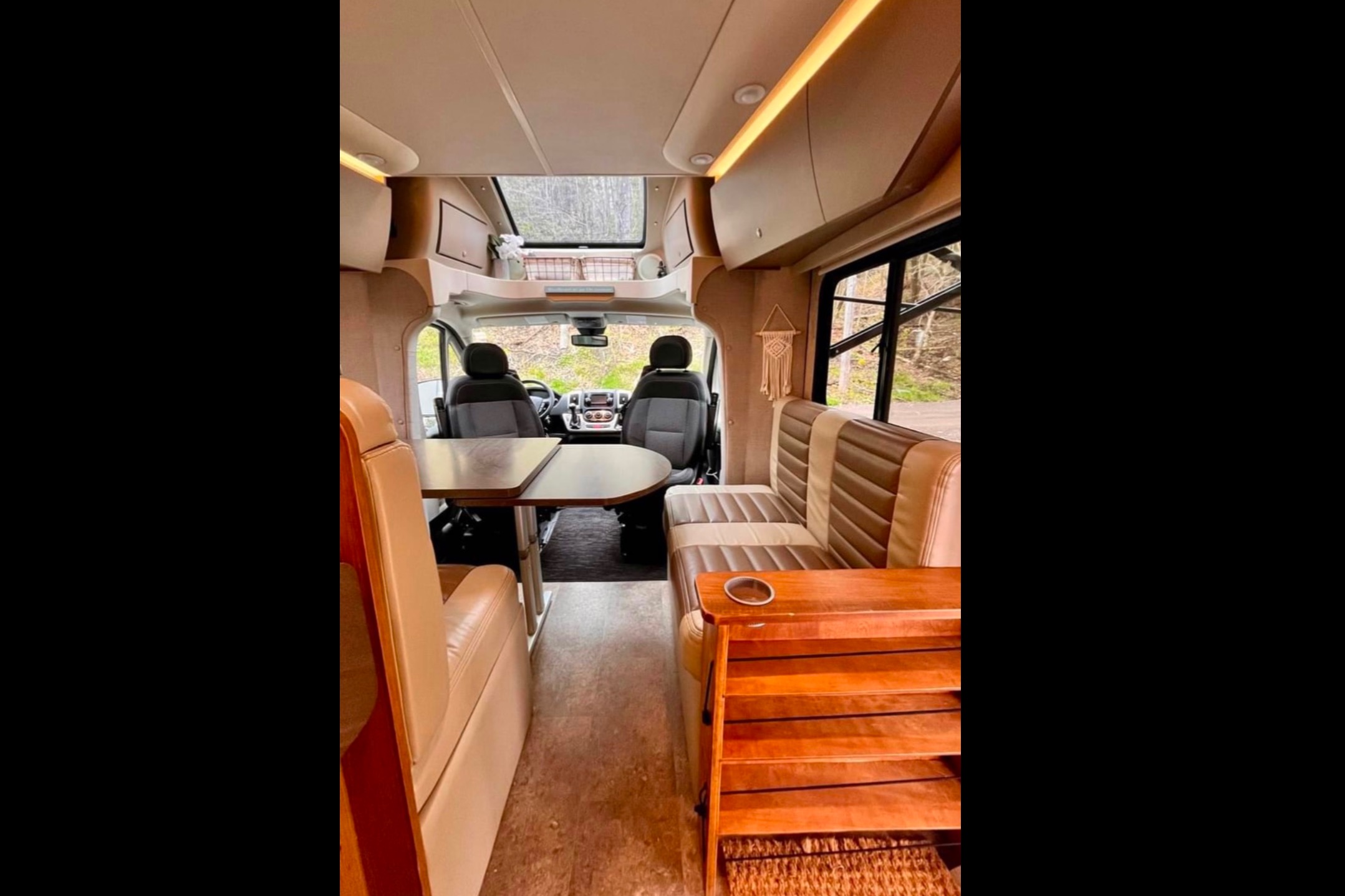 Winnebago Itasca Viva
