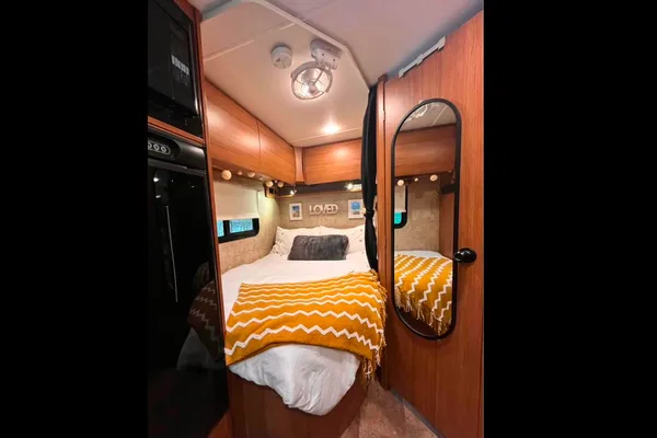Winnebago Itasca Viva