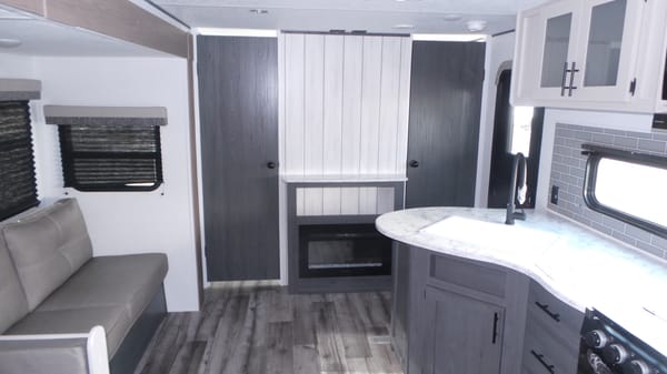 SDRV Rentals Colorado 26BHC Travel Trailer