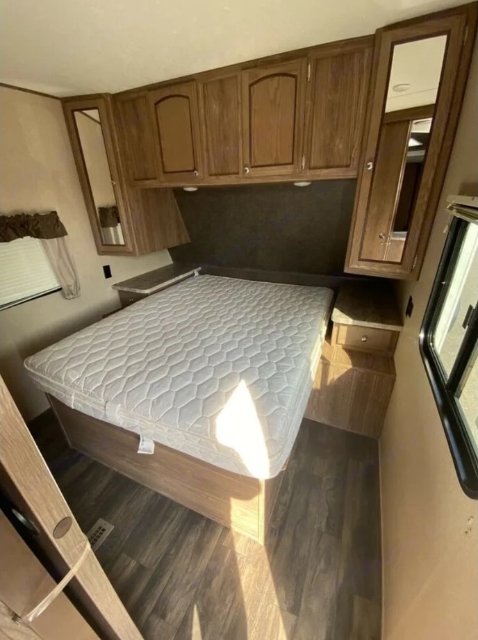 DG's 2018 Shasta Revere with Bunkhouse