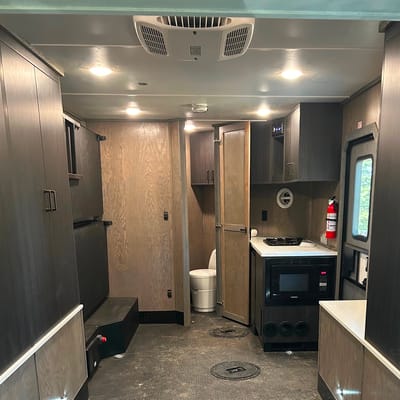 Adam's Team Lodge Extreme 2 Toy Hauler