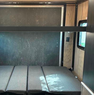 Adam's Team Lodge Extreme 2 Toy Hauler