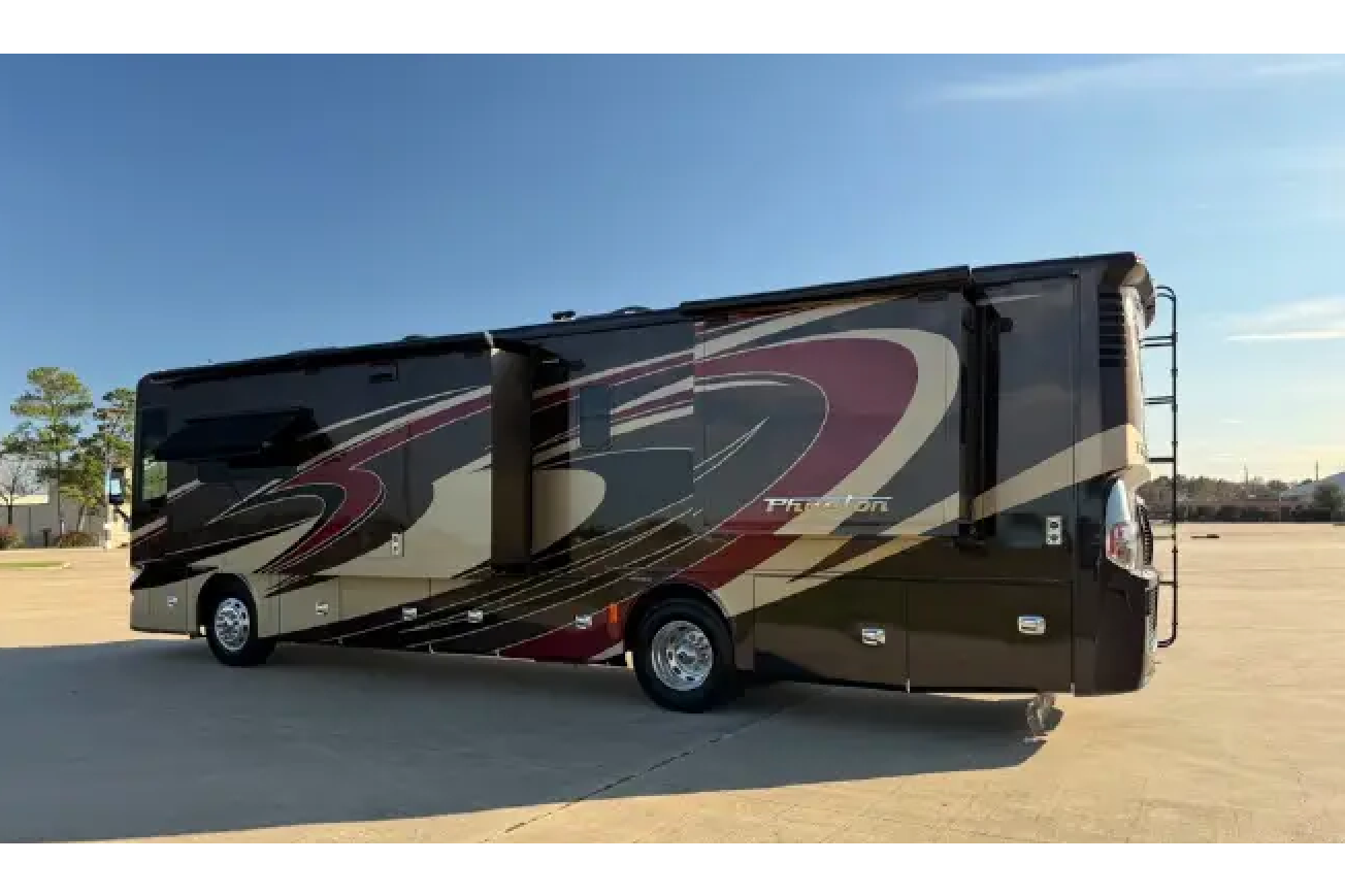 🚍 Luxury Diesel Motor Coach Rental | Sleeps 8 | Delivery Available | F1 • ACL • SXSW • NASCAR