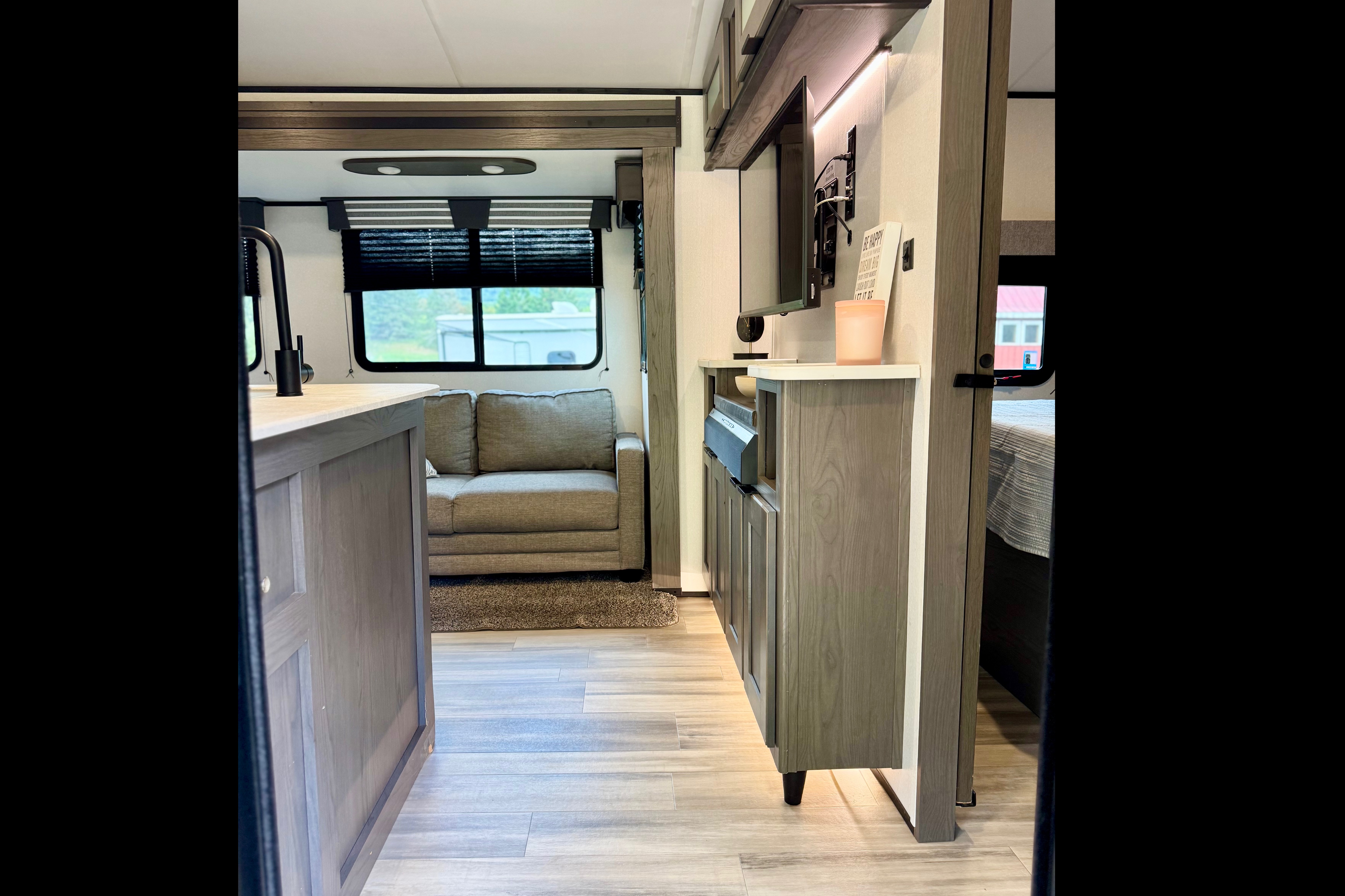 Eugene's Cruiser RV Travel Trailer