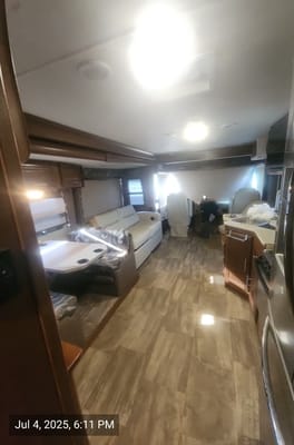 Luxury Georgetown 351DS Class A RV Rental!