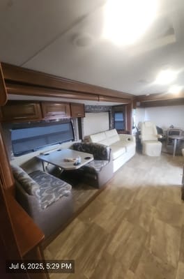 Luxury Georgetown 351DS Class A RV Rental!