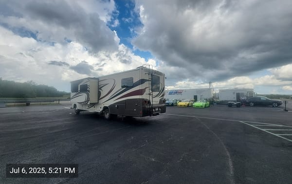 Luxury Georgetown 351DS Class A RV Rental!