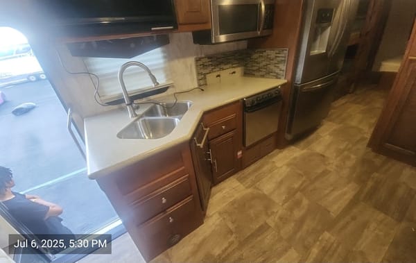 Luxury Georgetown 351DS Class A RV Rental!