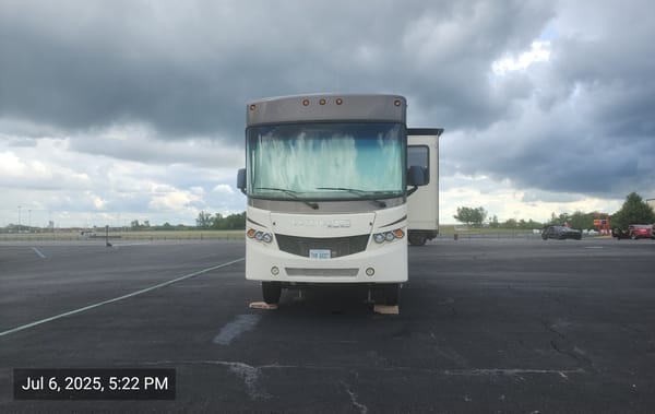 Luxury Georgetown 351DS Class A RV Rental!