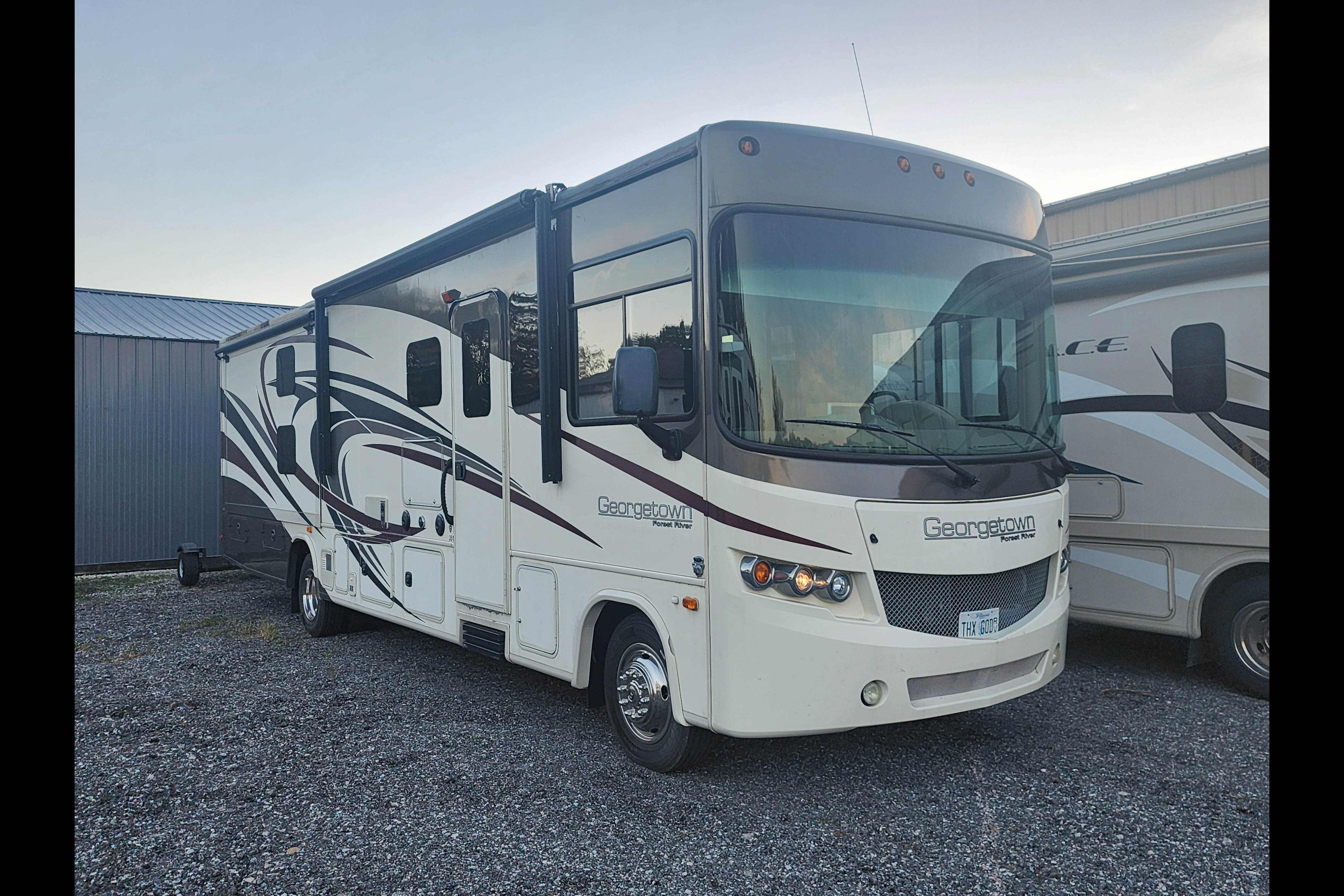 Luxury Georgetown 351DS Class A RV Rental!