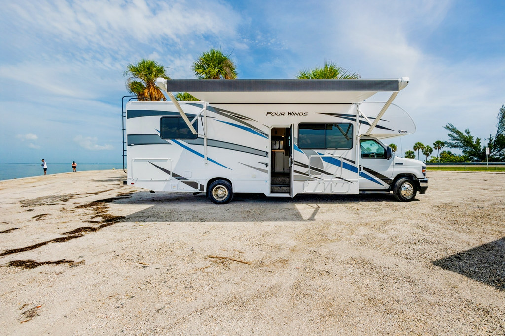 Brand New! Beautiful 2023 Thor Class C 