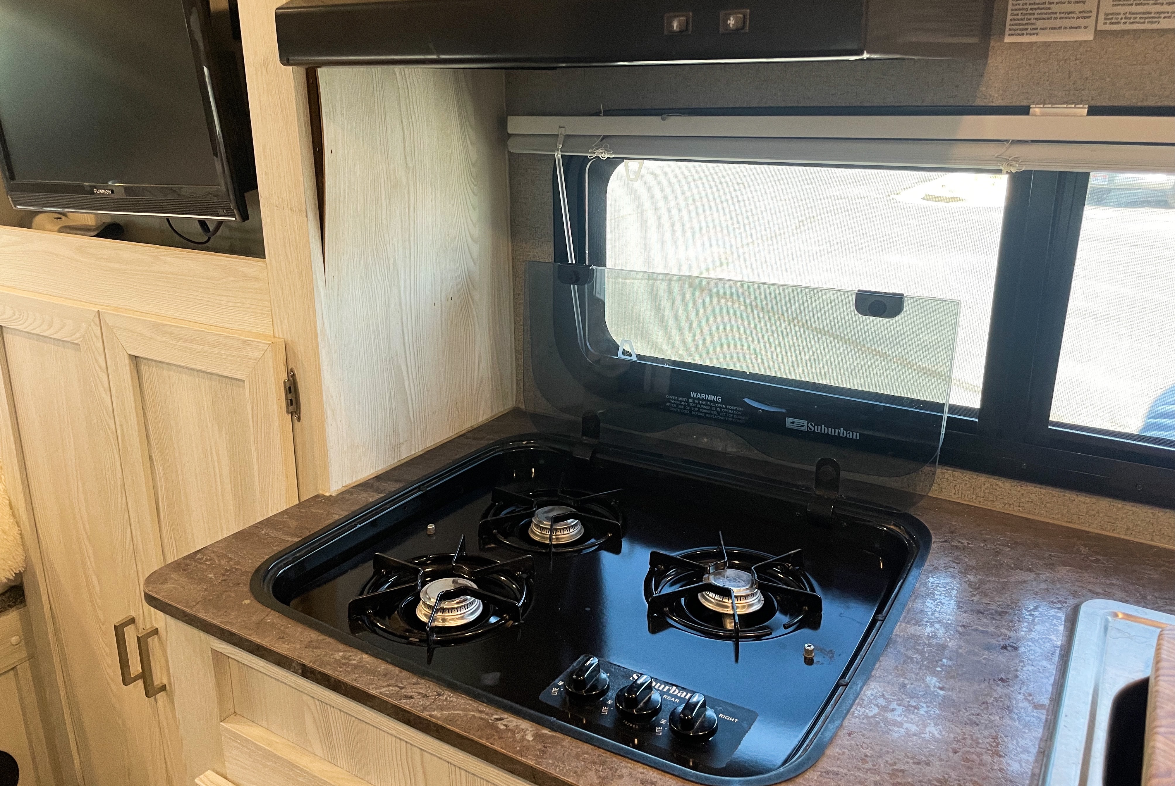 Upgraded Off Grid System - Geo Pro 19FBS Rental!