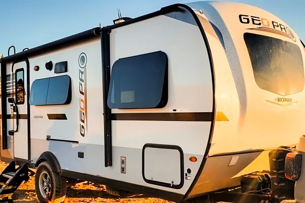 Upgraded Off Grid System - Geo Pro 19FBS Rental!