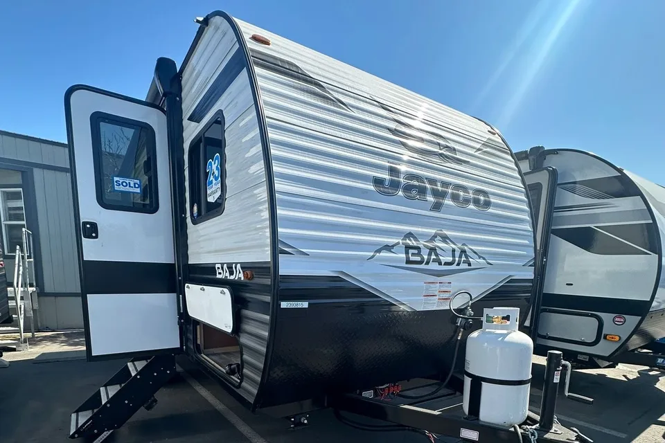 Parks & Beach Jayco 22’ Sleep 5