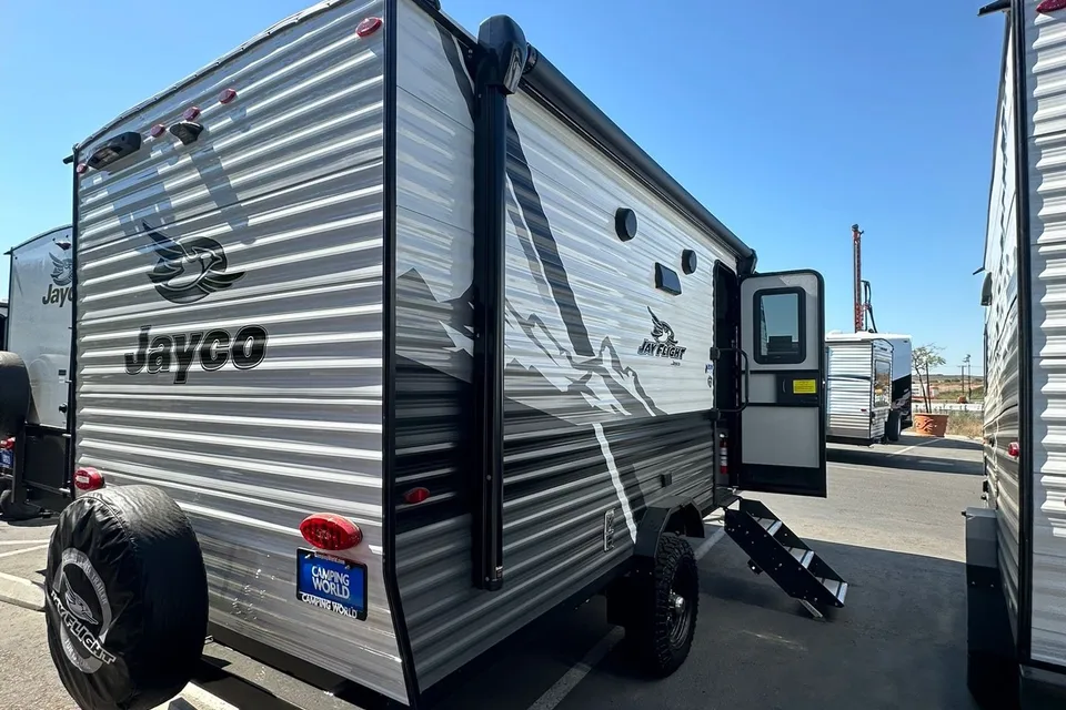 Parks & Beach Jayco 22’ Sleep 5