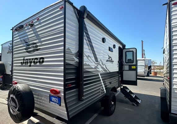 Parks & Beach Jayco 22’ Sleep 5