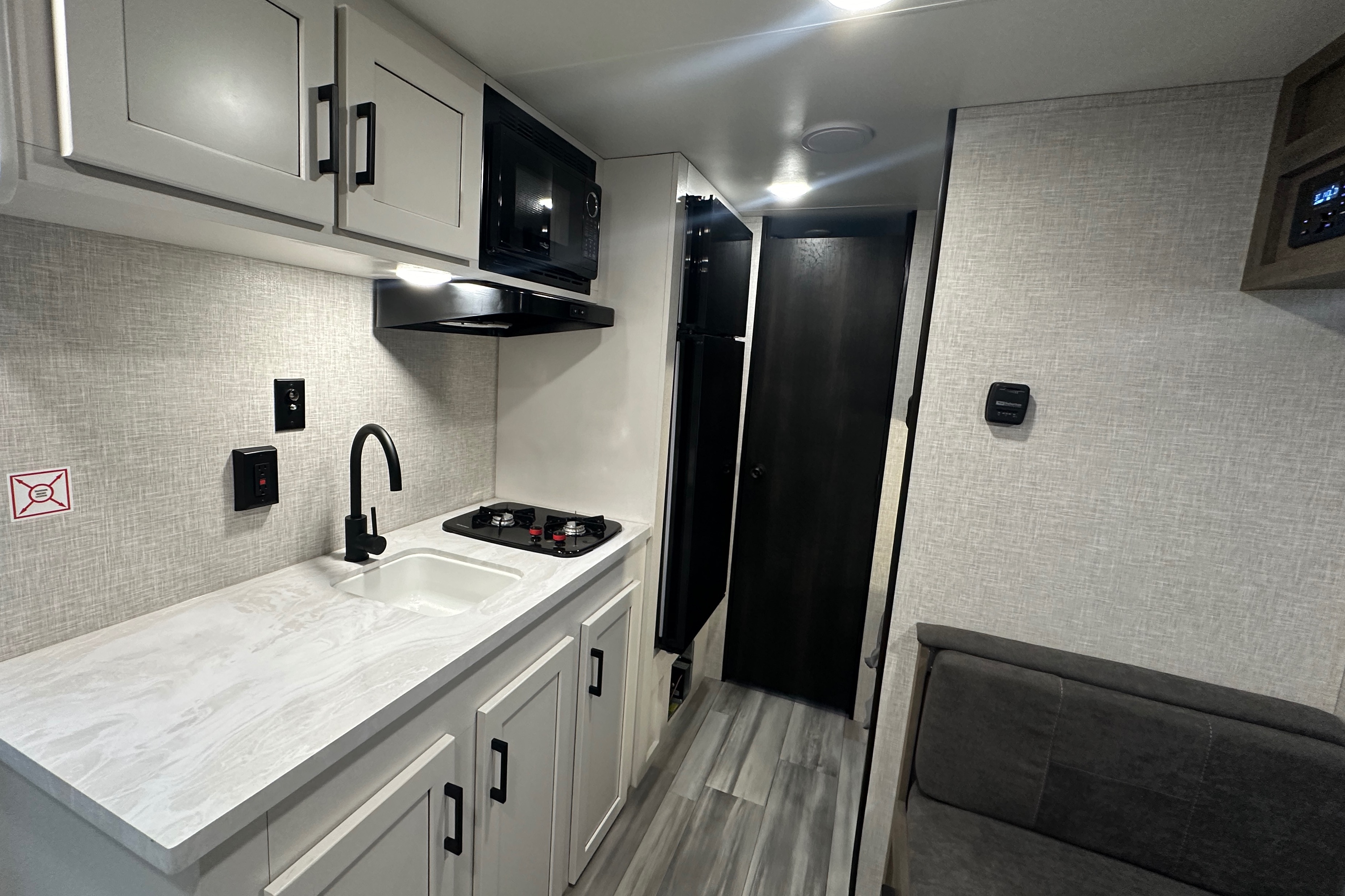 Parks & Beach Jayco 22’ Sleep 5