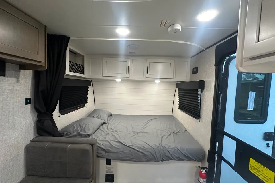 Parks & Beach Jayco 22’ Sleep 5