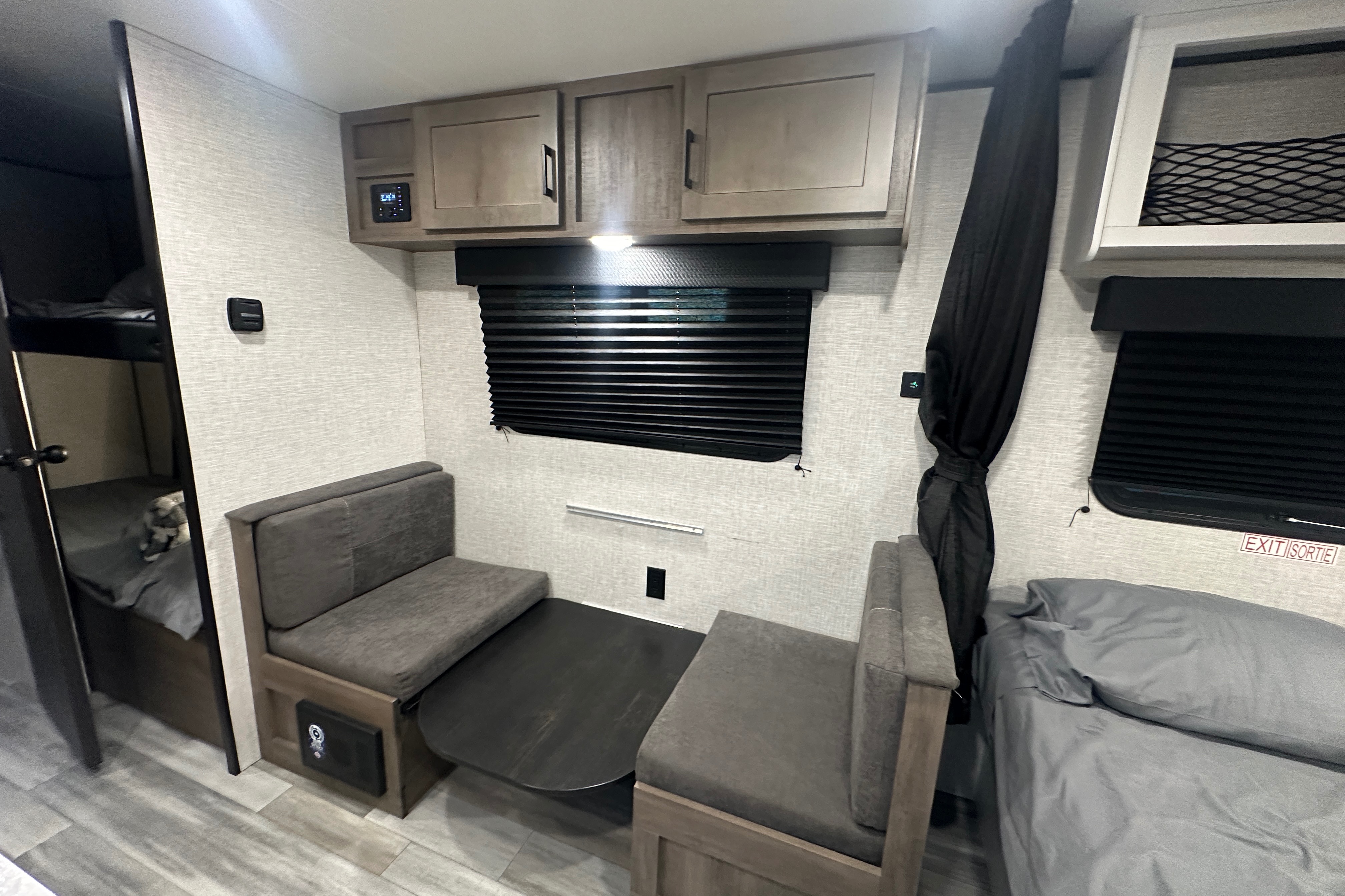 Parks & Beach Jayco 22’ Sleep 5
