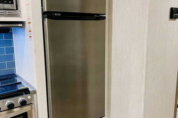 Palomino Puma 32RBFQ-2B Travel Trailer