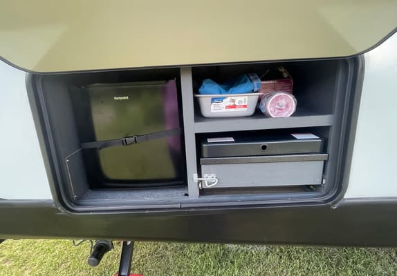 👀Sleeps 8-10! 2 AC’s 🥵Privacy! Has it all! Delivered and Setup!