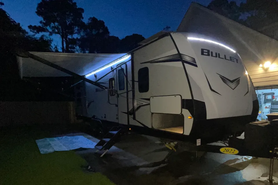 👀Sleeps 8-10! 2 AC’s 🥵Privacy! Has it all! Delivered and Setup!