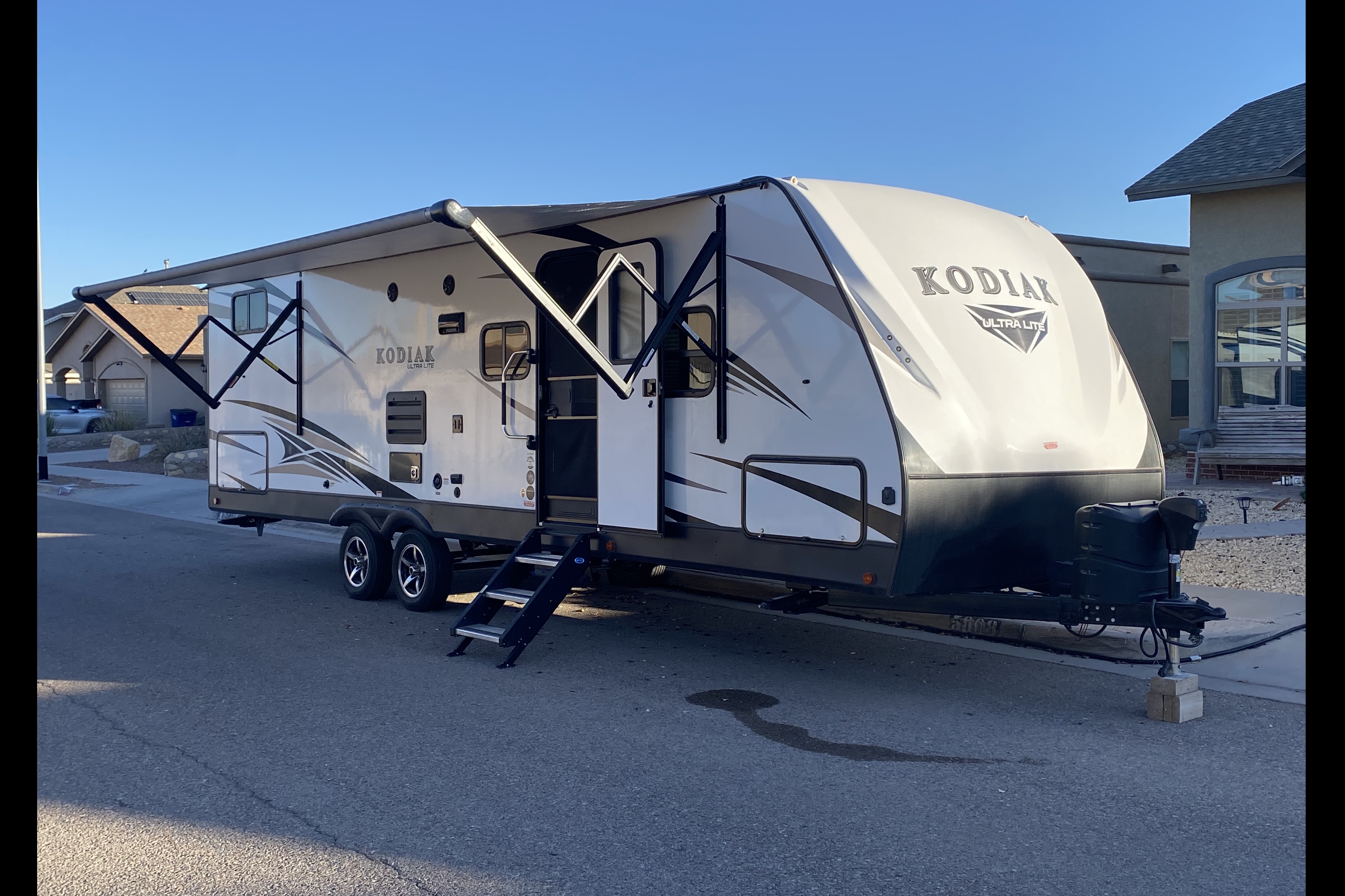 Robert's Dutchmen M-283BHSL Travel Trailer