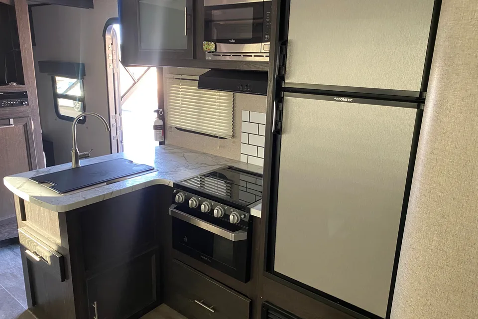 Robert's Dutchmen M-283BHSL Travel Trailer