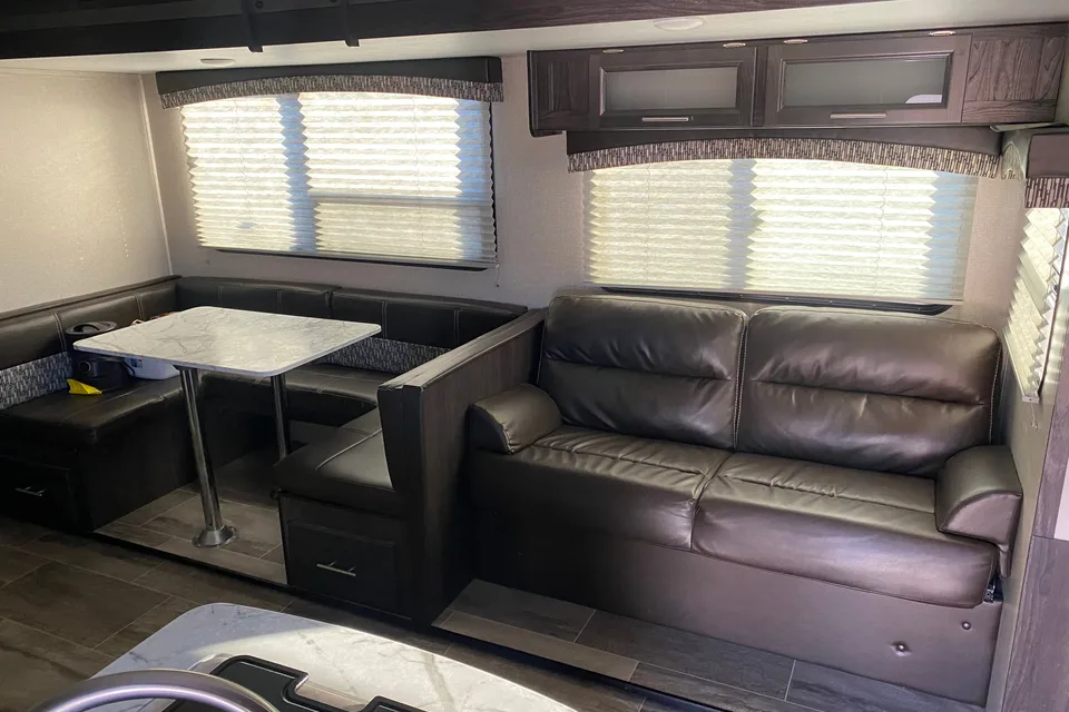 Robert's Dutchmen M-283BHSL Travel Trailer