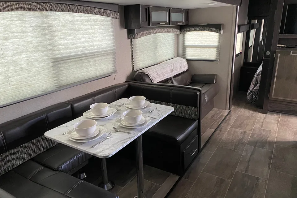 Robert's Dutchmen M-283BHSL Travel Trailer