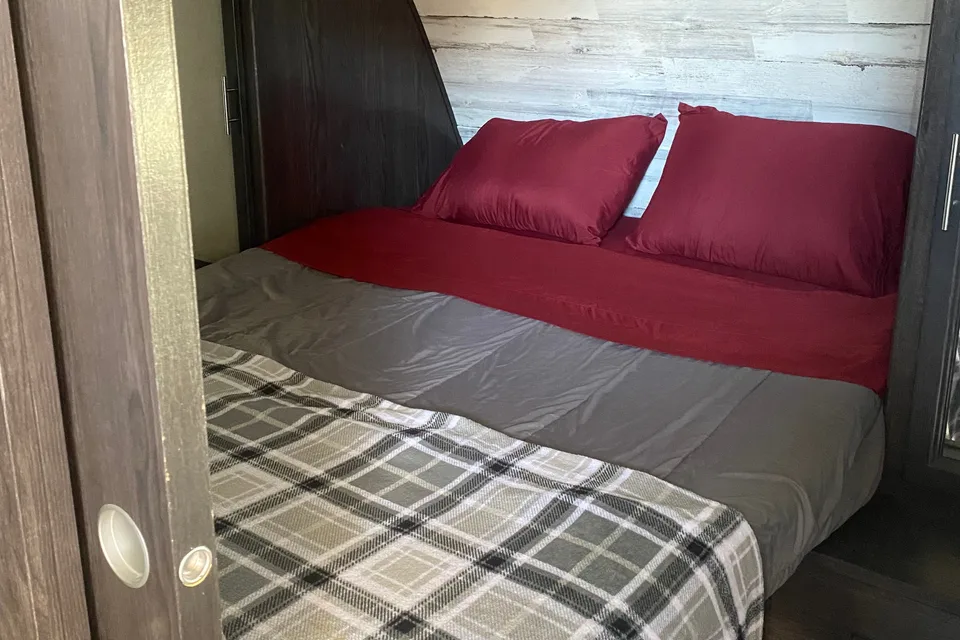 Robert's Dutchmen M-283BHSL Travel Trailer