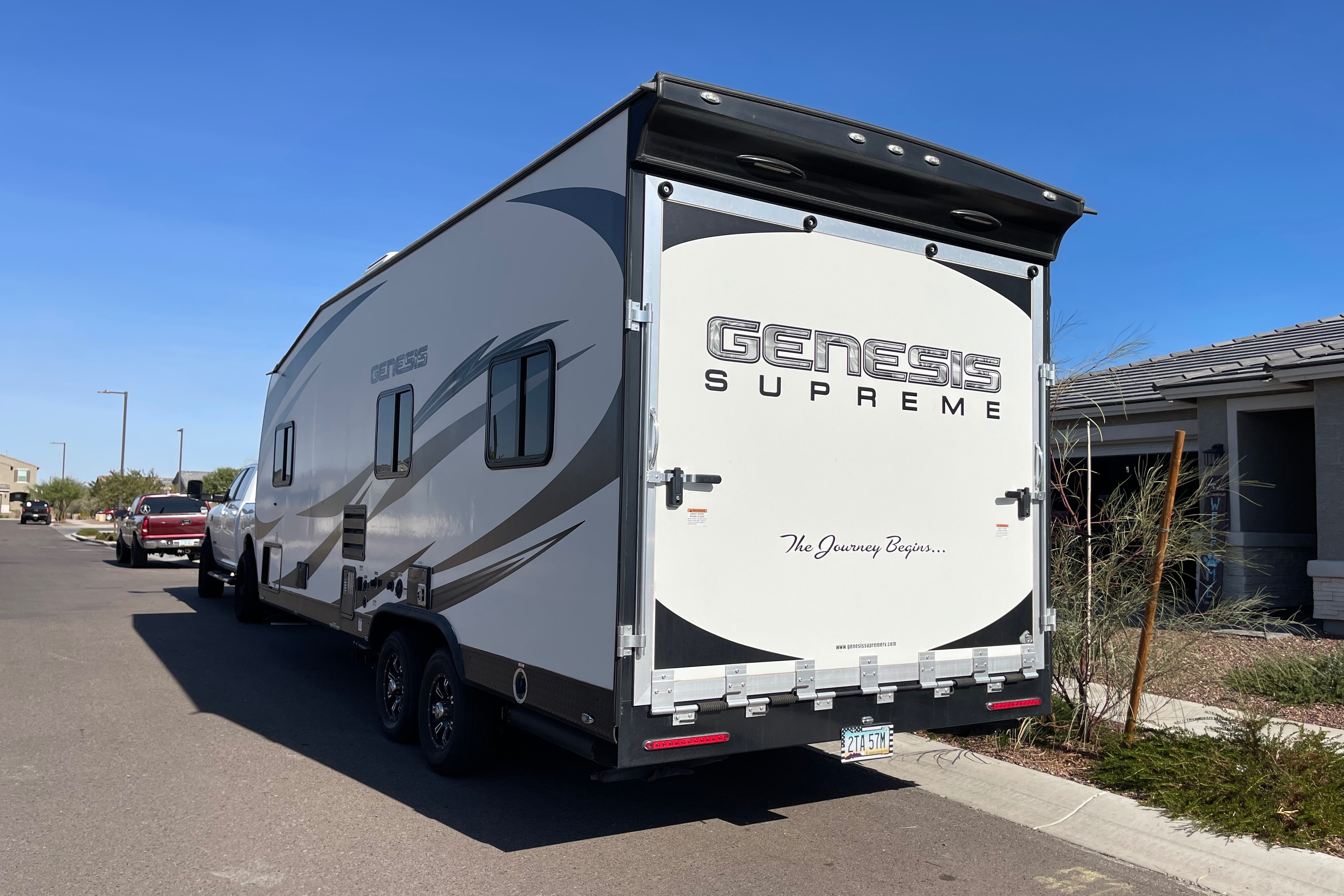 Roxy's Genesis Supreme 23FS Toy Hauler