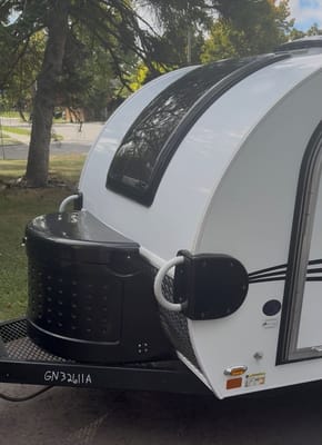 Stylish Teardrop Getaway - Perfect for 2 - Simple, Stress-Free Camping