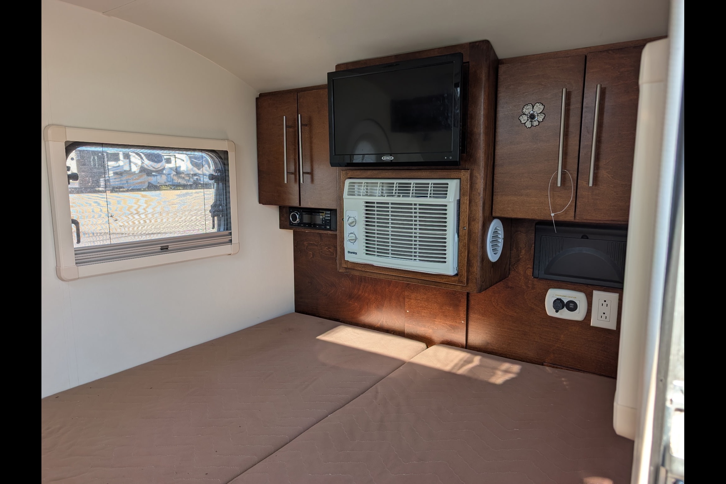 Stylish Teardrop Getaway - Perfect for 2 - Simple, Stress-Free Camping
