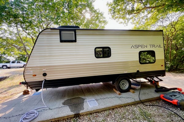 π The Campventure Cruiser π Sleeps 6 β’ Dutchman Travel Trailer β’ Ready for adventure!