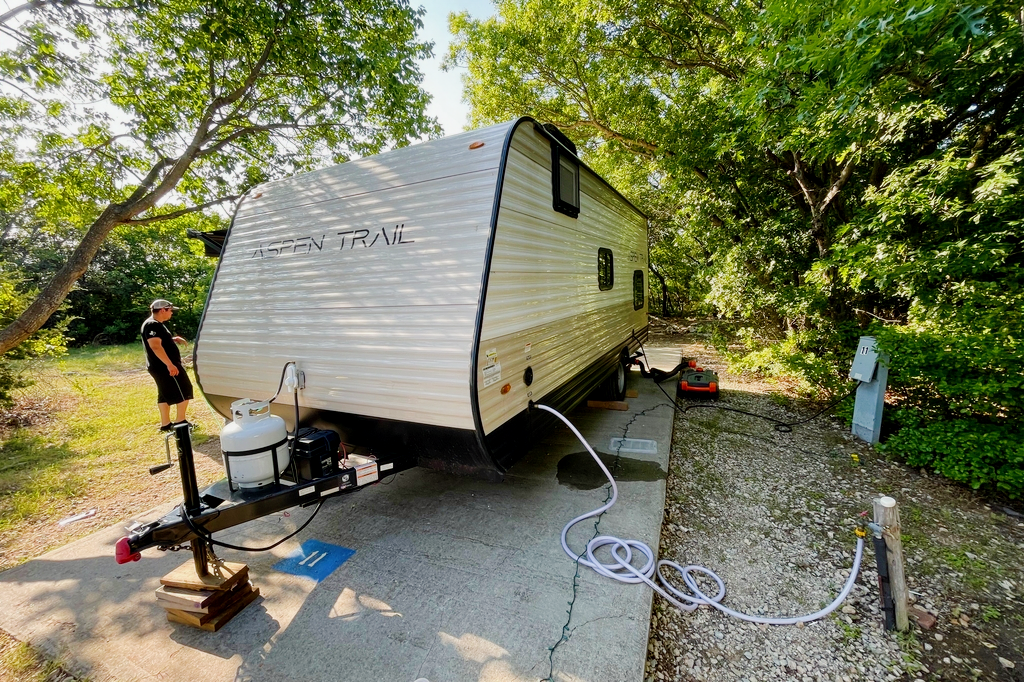 🚐 The Campventure Cruiser 🚐 Sleeps 6 • Dutchman Travel Trailer • Ready for adventure!