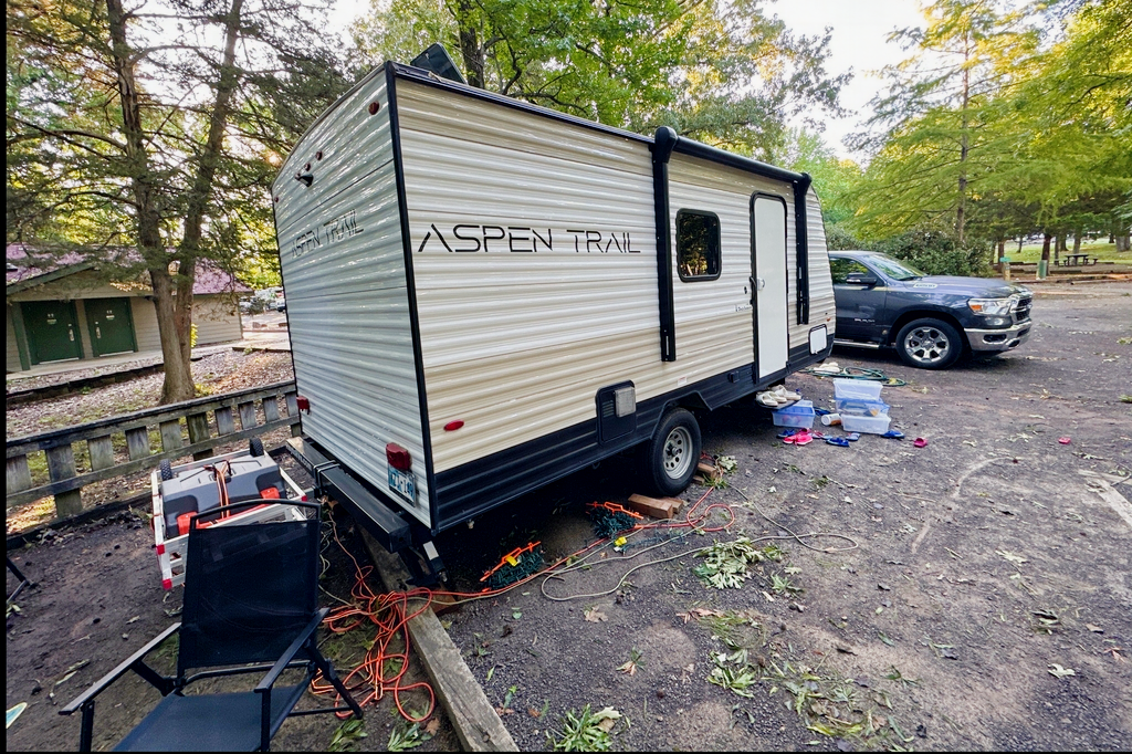 🚐 The Campventure Cruiser 🚐 Sleeps 6 • Dutchman Travel Trailer • Ready for adventure!