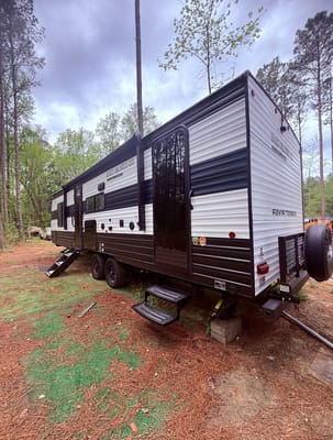 Keri's Forest River Cherokee 26KF Travel Trailer