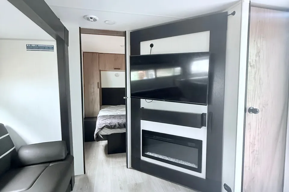 Keri's Forest River Cherokee 26KF Travel Trailer