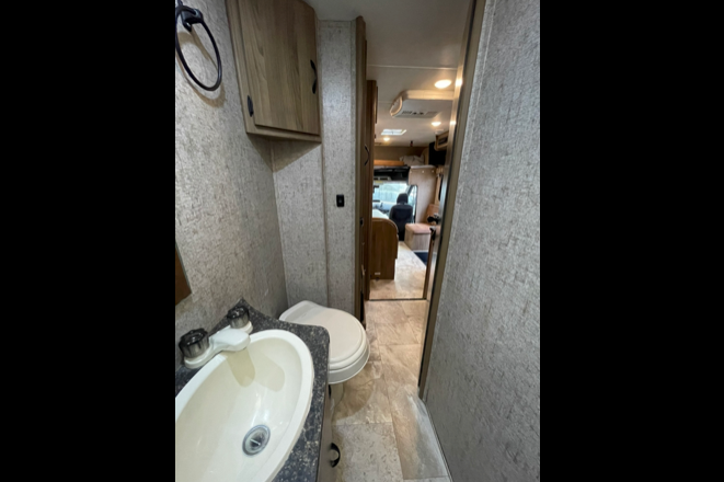Best on Gas RV – Save on Fuel + Solar Powered