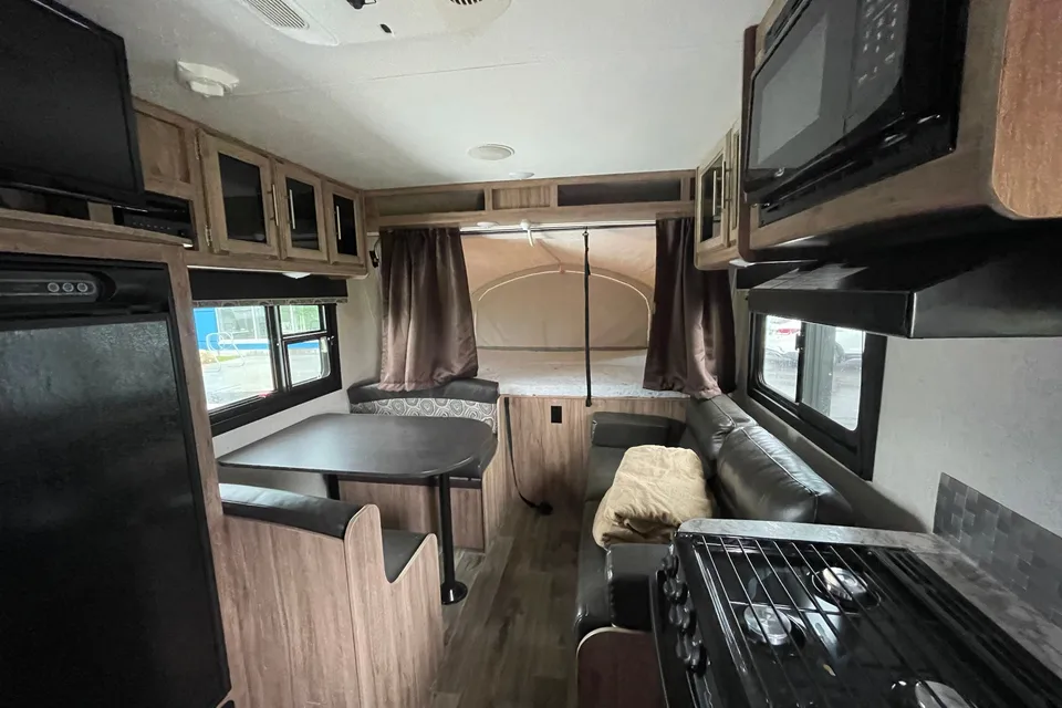 Angelle's Jayco Jay Feather X17Z Hybrid