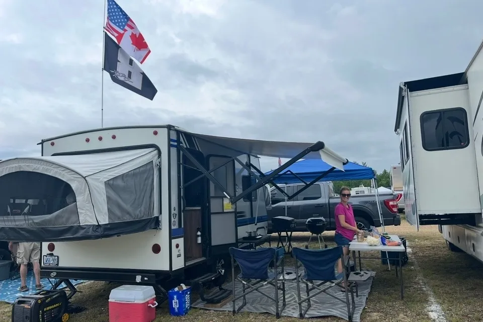 Angelle's Jayco Jay Feather X17Z Hybrid